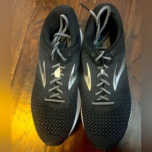 Brooks Revel 2 sz 9